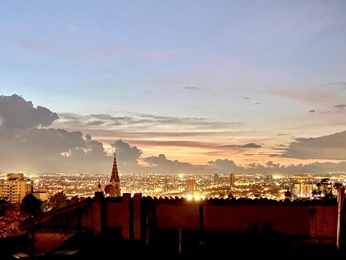 Xia Xue House La Candelaria - Bogota 360 City View المظهر الخارجي الصورة